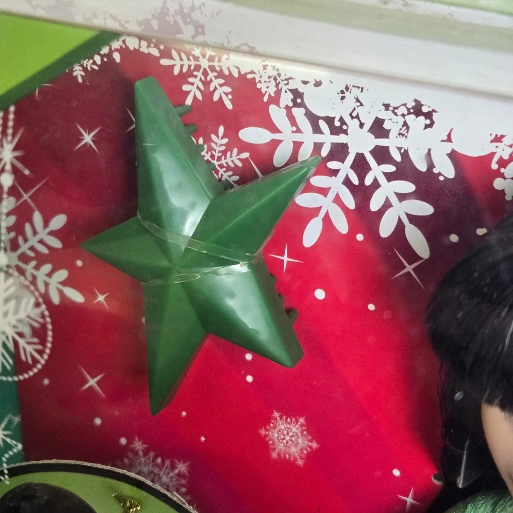 Bratz Holiday Jade Doll 515296 Collectible, New Open Box, Box‎ Damaged Taped